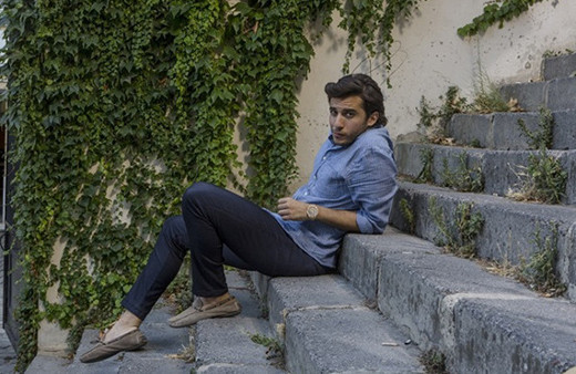 Genç kızların gözdesi ünlü türkücünün oğlu çıktı!