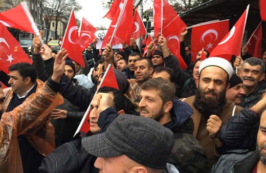 Çantasını kapan askerlik şubesine koştu!