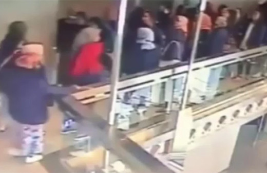 Borsa binasının asma katı çöktü: 77 yaralı!