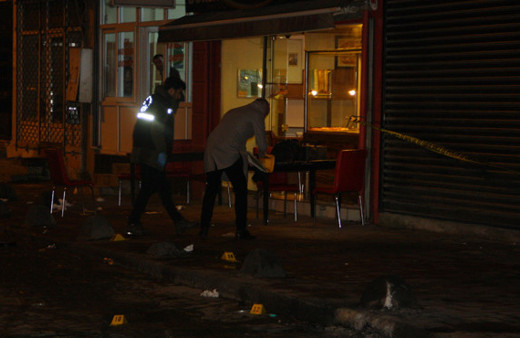 İstanbul'da pidecide oturanlara ateş açıldı yaralılar var