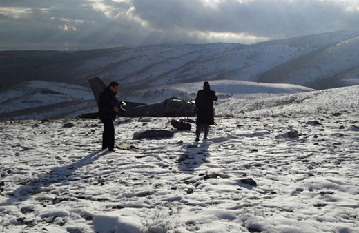 Isparta'da askeri uçak düştü enkazdan 3 şehit çıkarıldı