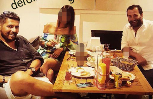 'Eşim tost almaya gitti eve gel' diye mesaj attı koca bastı