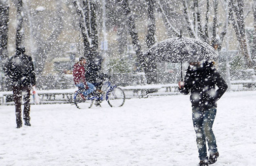 Kar yağdı okullar tatil oldu!