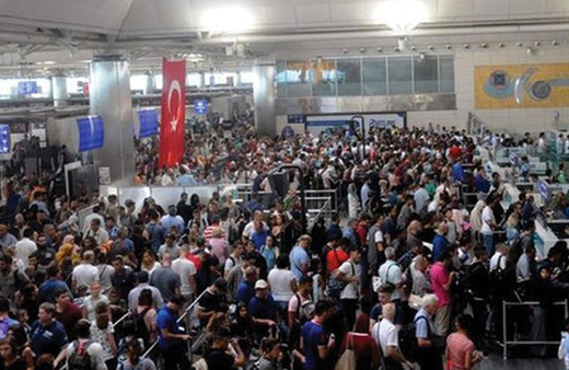 Havalimanlarında karne yoğunluğu