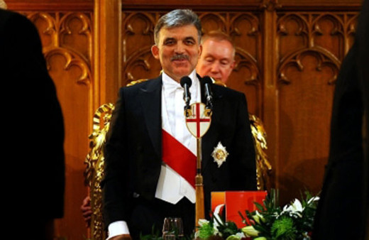 AK Partili isimden Abdullah Gül'e fraklı gönderme!