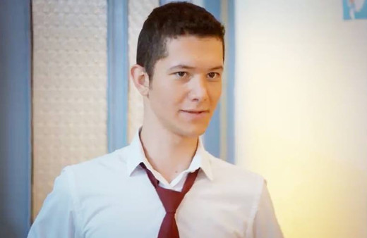 Kırgın Çiçekler dizisinin Güney'i kimdir?