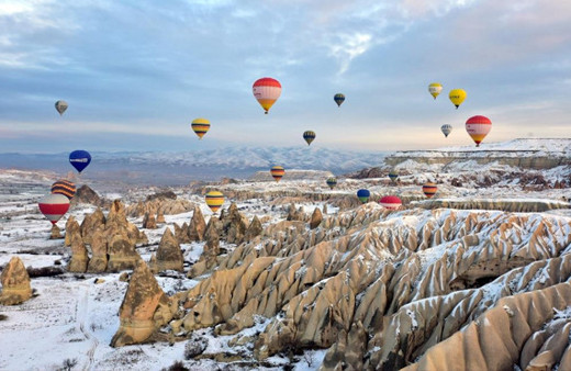 Turistler beyaz Kapadokya'ya hayran kaldı 