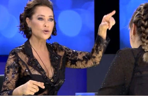 Avşar'dan Gupse Özay'a: Bu çocuk sana niye bakıyor?