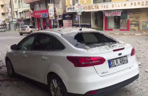 Reyhanlı'da üç yere roket düştü