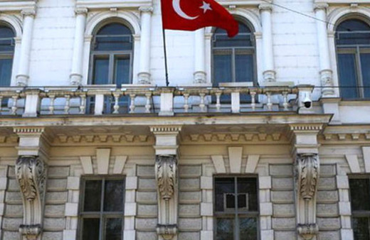 Türk başkonsolosluğuna saldırdılar!