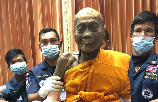 2 ay sonra mezardan çıkarılınca güldü