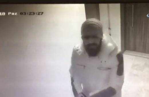 Sakalı düştü kimliği şok etti! Müdür sen ne yaptın!