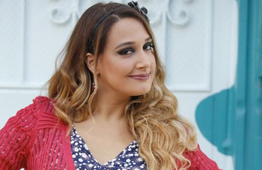 Gupse Özay Afrin paylaşımı yerine Alaska ile olay oldu