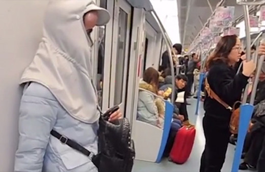 Onu bu hale doktorlar getirdi şimdi gören kaçıyor!