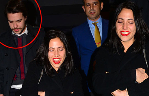 İlk kez görüntülendi! Sevgilisinin yanında espriyi patlattı