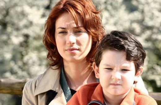 Aliye'nin anne oğulu aynı pozu 14 yıl sonra verdi sosyal medya yıkıldı