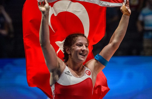 Yasemin Adar kimdir aslen nereli gözyaşları içinde kaldı