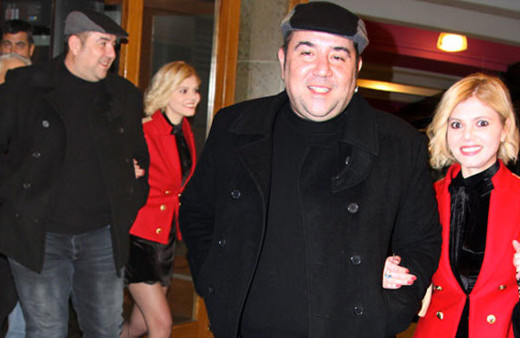 Ata Demirer yeniden barıştığı aşkıyla el ele!