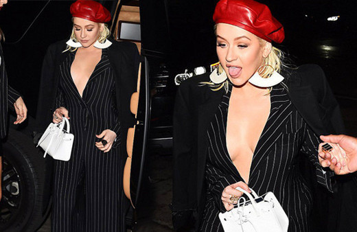 Derin göğüs dekoltesi gözleri şaşı etti