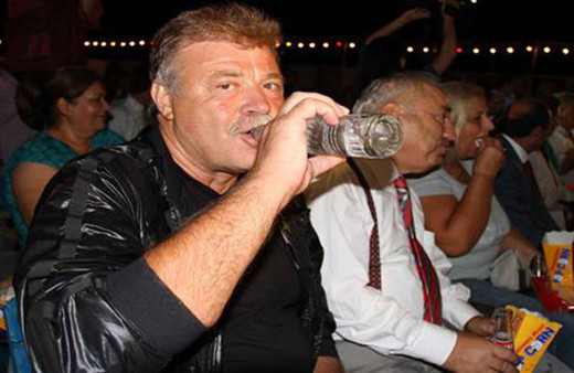 Eşinin gazozuna ilaç katıp hamile bıraktı! 