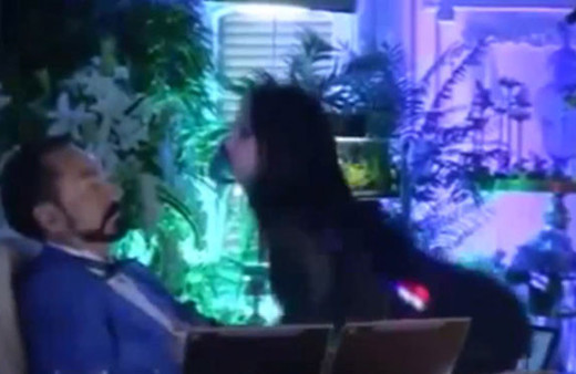 Adnan Oktar'ın kediciğinden olay dans!