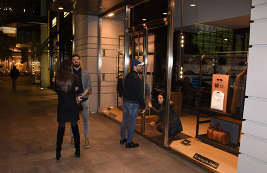 Ünlü isim Bülent Ersoy'a özendi gece yarısı mağaza açtırdı!