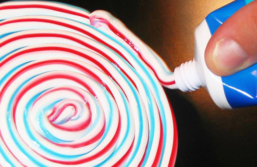 Renkli diş macunlarının özelliği ne? Ufkunuzu açacak bilgiler