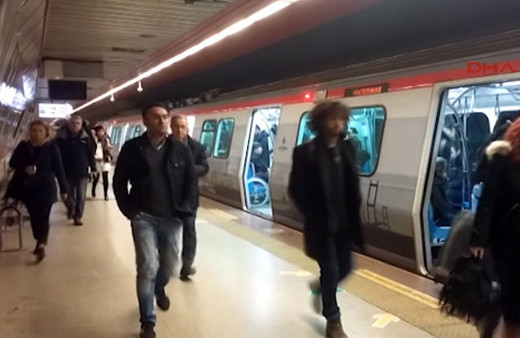İstanbullulara sabah şoku! Metro arızalandı