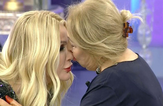 Dilber Ay'dan canlı yayına damga vuran hareket! Seda Sayan 'Hayır' diyemedi