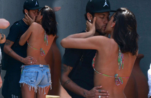 Neymar uzatmalı sevgilisiyle dudak dudağa!