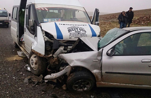 Öğrenci servisi kaza yaptı! Çok sayıda yaralı var