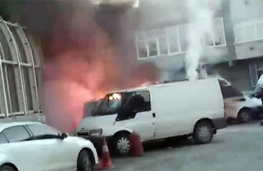 Beyoğlu’nda 3 araç alev alev yandı! Kundaklama mı?