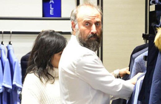 Halit Ergenç o halde kameraları görünce ne yapacağını şaşırdı