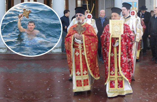 Üsküdar'da denizden haç çıkarma töreni düzenlendi