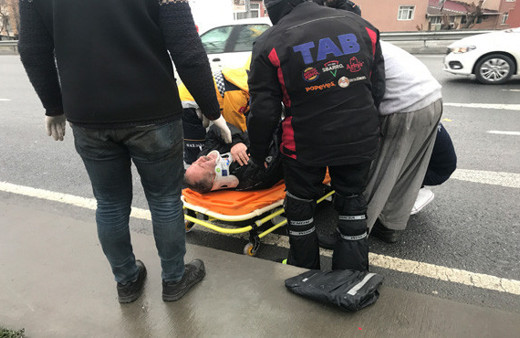 Şişli’de kaza geçiren motosikletli acı içinde kıvrandı