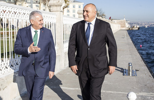 İki liderden sahil yürüyüşü