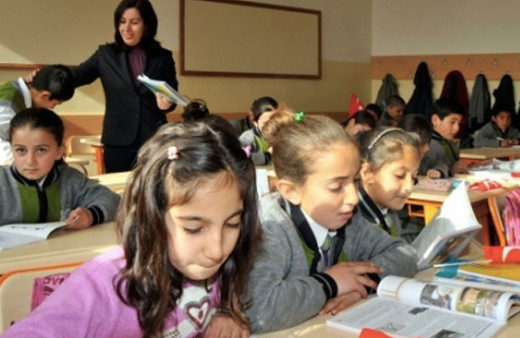 İzmir'de bugün okullar tatil mi oldu Valilik 1 Ekim açıklaması 