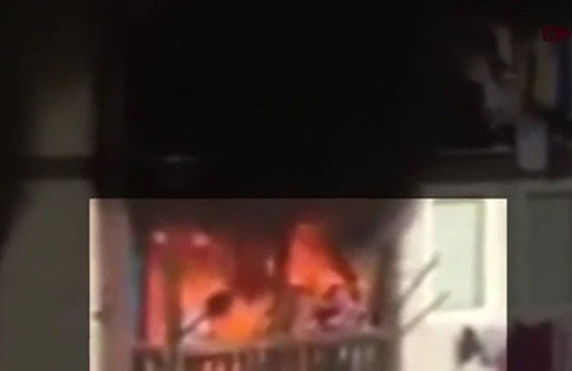 Yangında can pazarı! Sığındıkları balkon alev aldı!