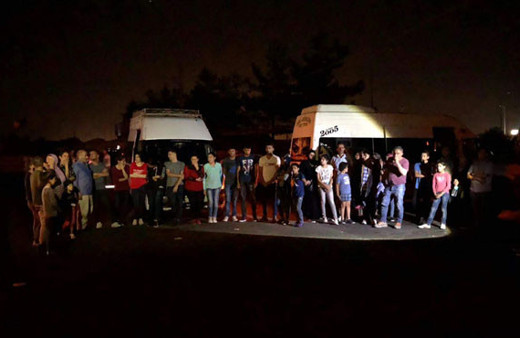 Adana'da zorla depoya kapatılan göçmenler kurtarıldı