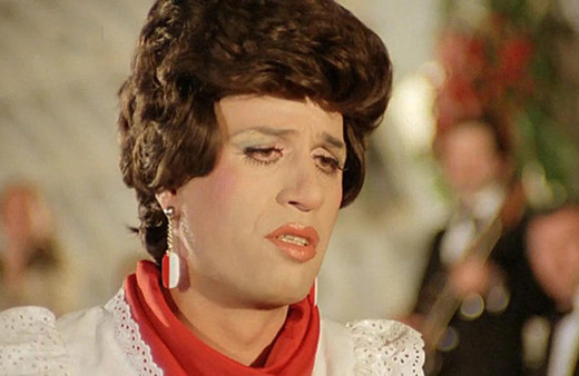 Şabaniye’de Kemal Sunal’ın söylediği şarkıları okuyan Tijen Erman ortaya çıktı