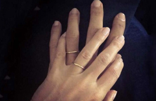 Dünyaca ünlü oyuncu evlendiğini sosyal medyadan duyurdu