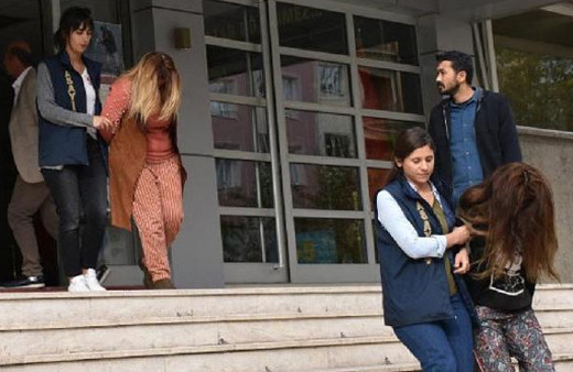 Epilasyon cihazı hırsızlık çetesini çökertti