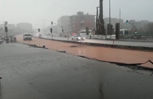 Kocaeli’de sağanak yağış vatandaşlara zor anlar yaşattı!