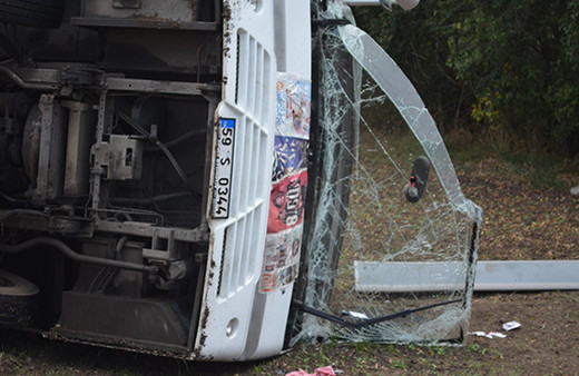 Tekirdağ'da işçi servisi devrildi: Çok sayıda yaralı var!
