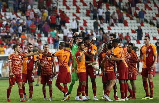 Galatasaray'da flaş ayrılık! Terim'in göz bebeği yuvadan uçuyor
