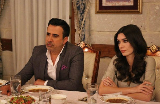 Aşk ve Mavi 74. bölüm fragmanı