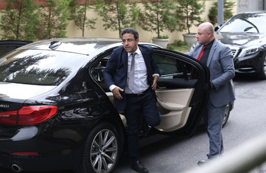 Suudi Arabistan'ın İstanbul Başkonsolosluğu'na iki araçla 6 kişi geldi