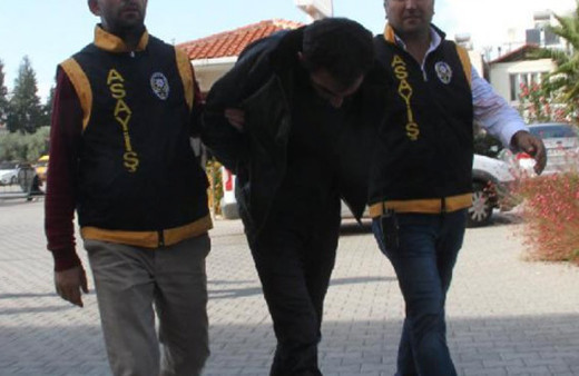 Hırsızlık için girdiği evde genç kıza tecavüz etmeye çalıştı