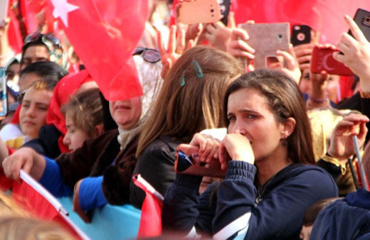 Erdoğan'ı gören vatandaşlar, mutluluk gözyaşı döktü