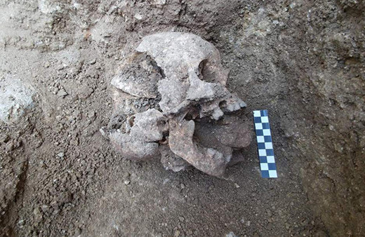 Vampir çocuk mezarı bulundu!